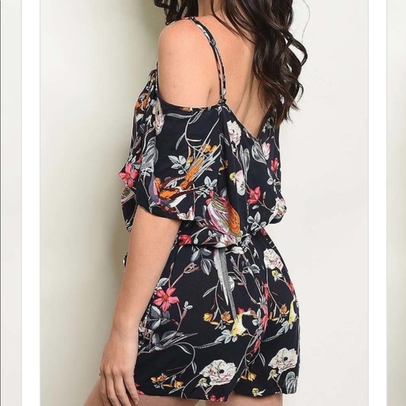 Beautiful black floral romper - Picture 2 of 2